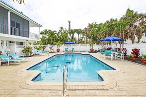 Surfcomber Pool - Surfcomber Pool