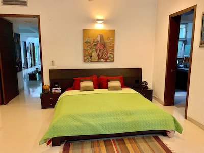 A Private Room In New Delhi's Luxurious Villa Home.