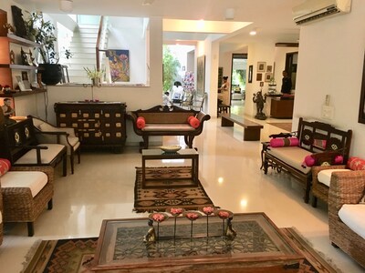 A Private Room In New Delhi's Luxurious Villa Home.