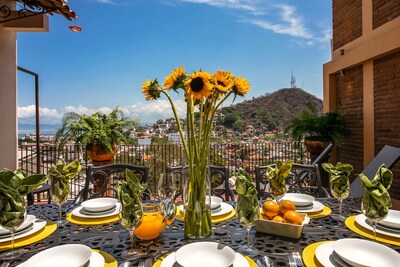 Bohemian Old Town Home w / terrazas privadas y piscina climatizada en la azotea de agua salada