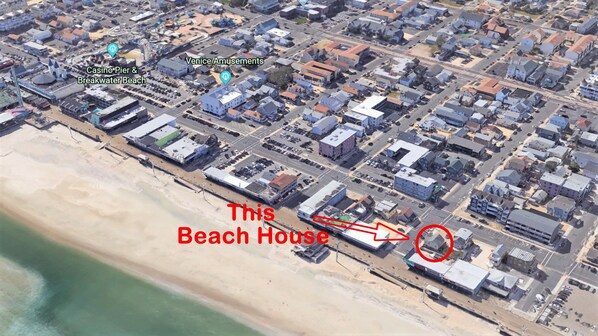 Beach House next to Boardwalk and Beach with 2 assigned parking
