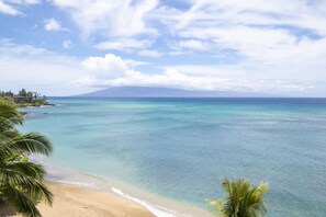 Stunning views of the ocean and the island of Lanai