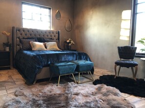 Blue room attached full bathroom