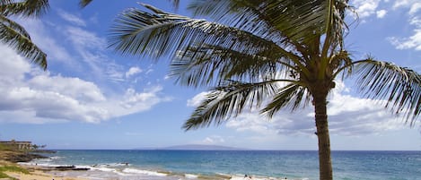 A view of Kamaole Beach from lanai.