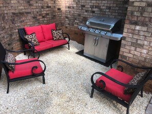 Outdoor sitting area (close up)
