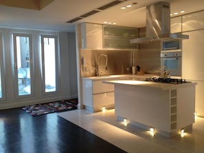 INTEGRATED KITCHEN