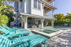 Brand new loungers to spend the day at the heated pool.
