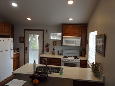 Charleen's Cottage IN JACKSONVILLE OREGON