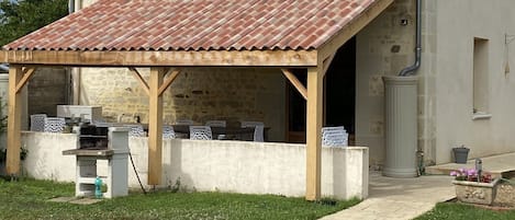 Large Gite with covered terrace 