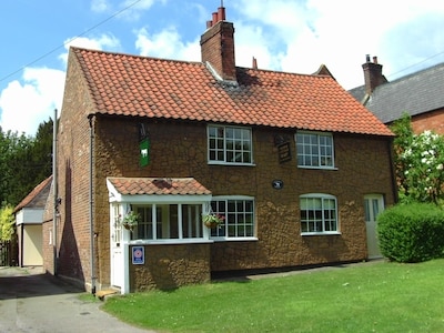 White Horse Cottage near Sherwood Forest