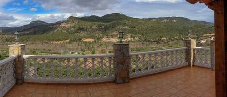 Terraza con Barbacoa y vistas a las montañas