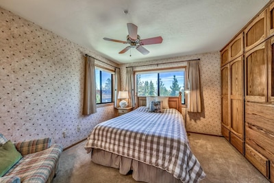 Heavenly Tahoe Luxury Condo- Panoramic lake views, skiing and nightlife.