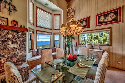 Heavenly Tahoe Luxury Condo- Panoramic lake views, skiing and nightlife.