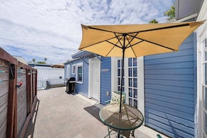 Enjoy your morning coffee, or a delicious lunch on the outdoor patio. 