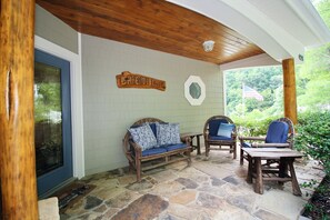The Lodge's front porch and door 