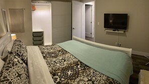 King bed, double closet, 2nd Tv and space for single foamy bed if needed. 