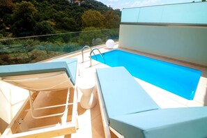 Private pool