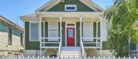 Galveston Vacation Rental Home | 3BR | 2BA | Stairs Required to Enter