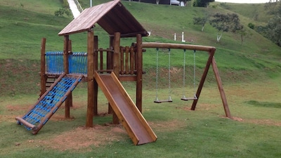 Sítio com piscina e área para festa, situado na cidade de São Roque.