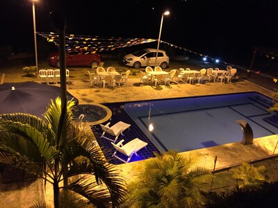 Sítio com piscina e área para festa, situado na cidade de São Roque.