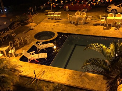 Sítio com piscina e área para festa, situado na cidade de São Roque.