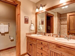 Mountain Thunder Lodge 1 Bedroom Rental