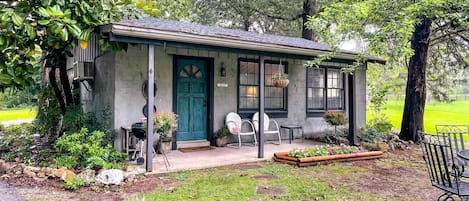 So cozy and private, but less than 2 miles from I-65! 