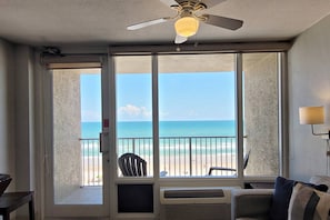 Direct oceanfront unit!