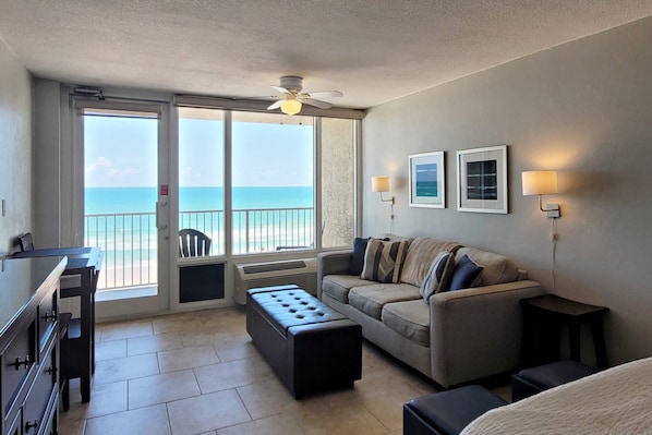 Beach Gem - ocean front beach studio, sleeps 4!