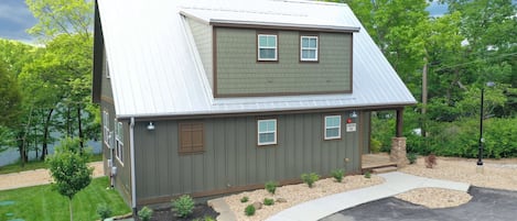 Lake Side Cabin #10