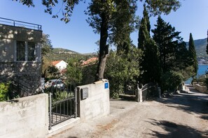 Entrada de la propiedad