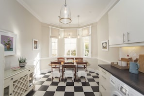 Kitchen dining area