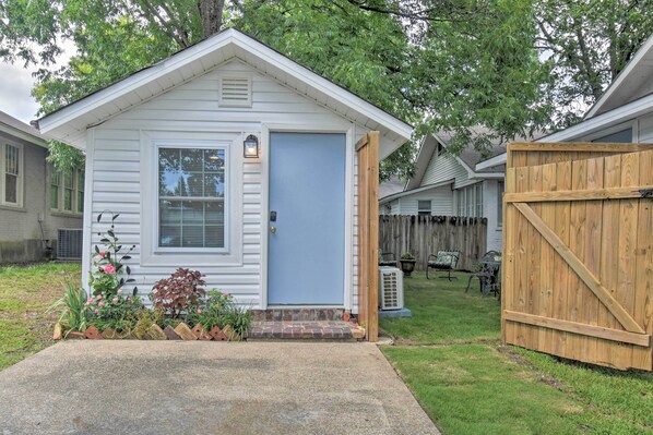 Hot Springs Vacation Rental | Studio | 1BA | 190 Sq Ft | Stairs Required