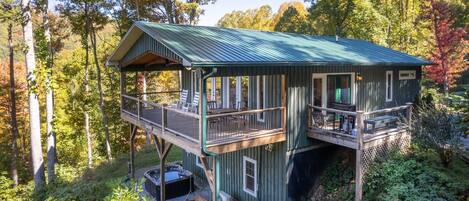 Exterior View - Clingmans View Chalet