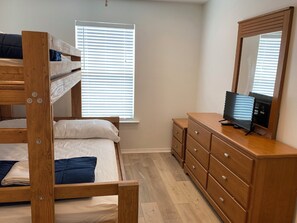 Bedroom 1  1 Queen 1 Twin