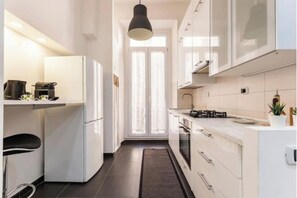 Kitchen fully equipped - dish washer/ Oven / big Fridge / Coffe maschine etc