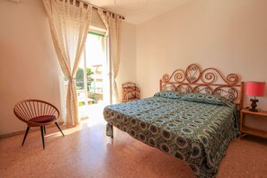 Castiglione della Pescaia - The double bedroom with the balcony