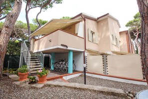 Marina di Grosseto - L'escalier menant à l'appartement Il Timone