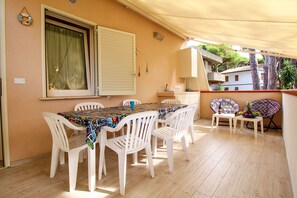 Marina di Grosseto - Il Timone Apartment - The large covered terrace