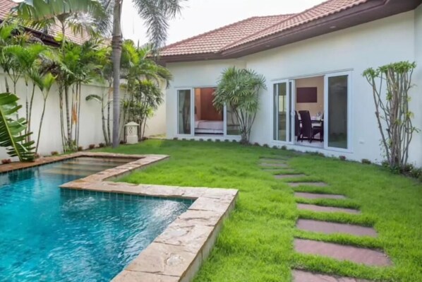 Secluded Private Pool Getaway - Majestic