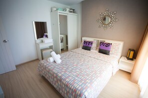 Luxury Poolside in the Heart of Pattaya