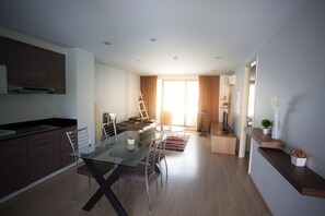 Luxury Poolside in the Heart of Pattaya