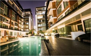 Luxury Poolside in the Heart of Pattaya