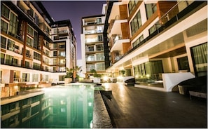Luxury Poolside in the Heart of Pattaya
