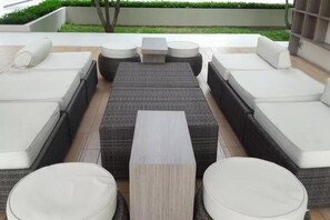 2 Beds @ The Brand New TreeTops Condo