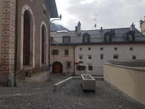Picture 4