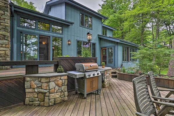 Pocono Pines Vacation Rental | 4BR | 3.5BA | 3,300 Sq Ft | 2 Stories