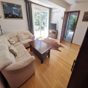 Living area. Living room