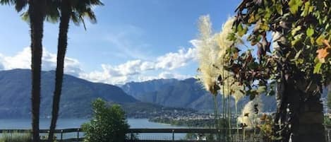 Garten mit Aussicht auf Lago Maggiore, Ascona