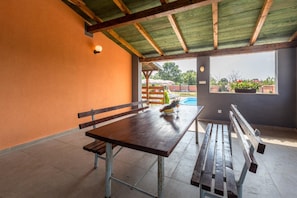 Outdoor dining